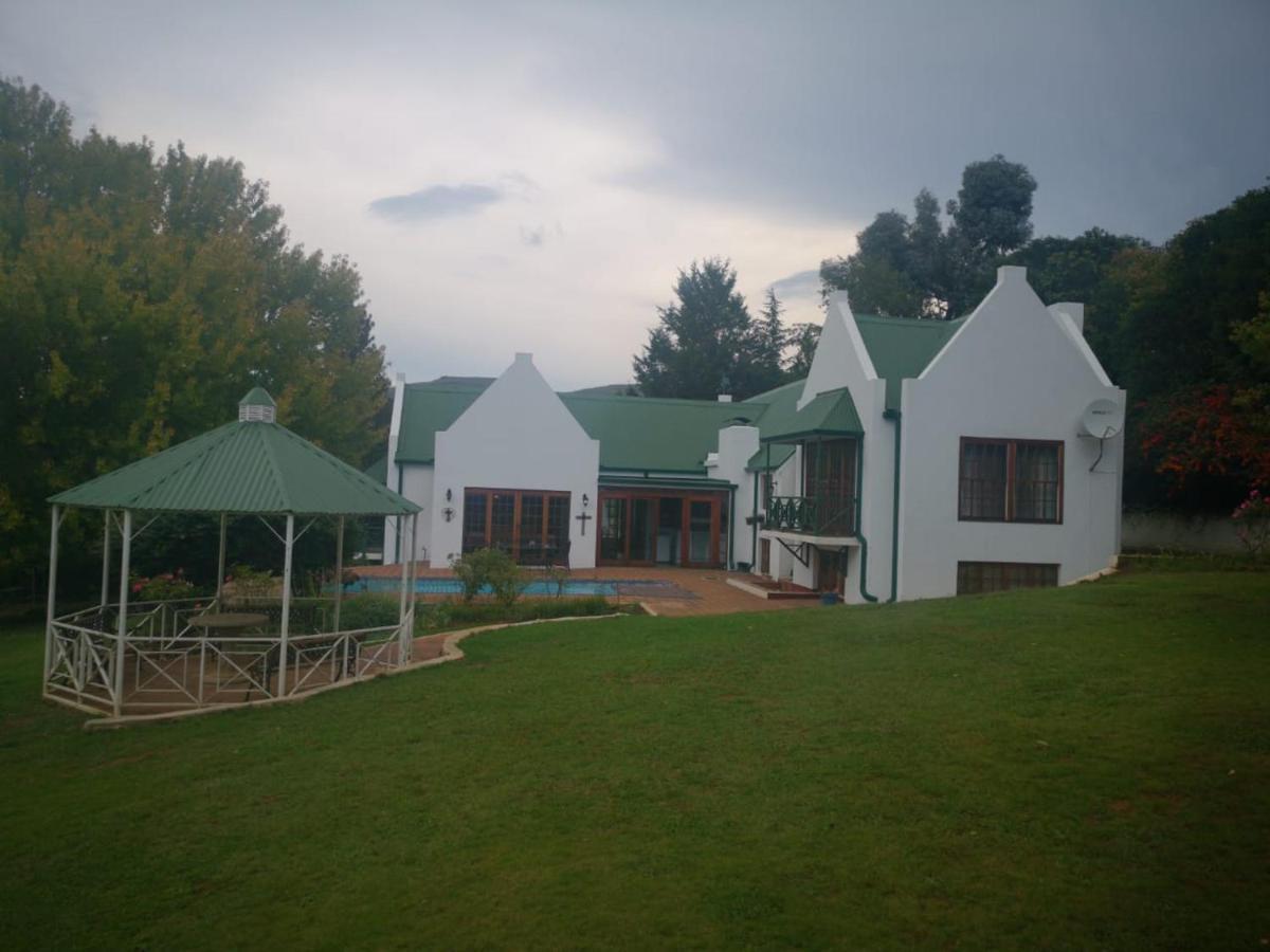 The Gables-Clarens Villa ภายนอก รูปภาพ
