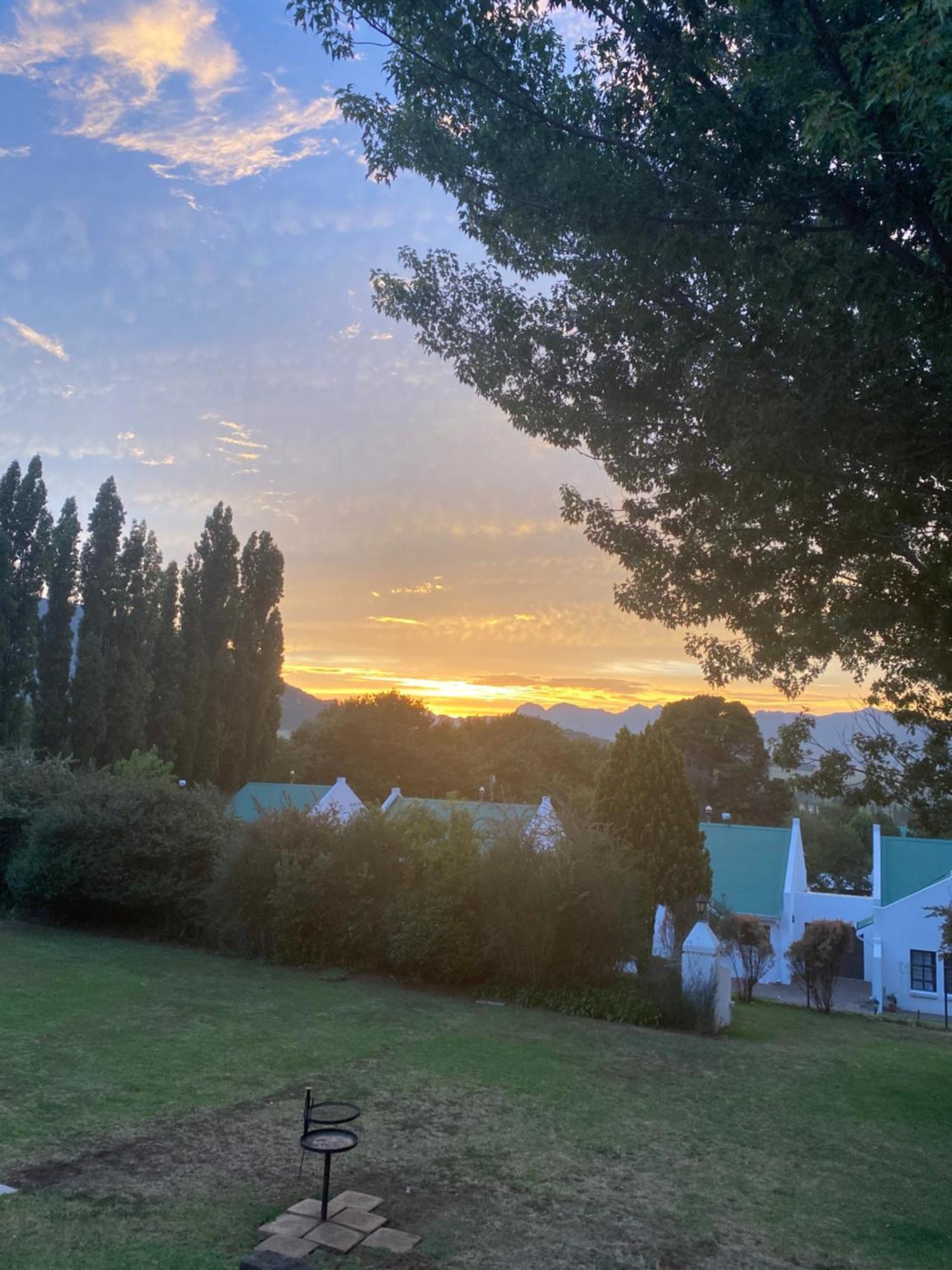 The Gables-Clarens Villa ภายนอก รูปภาพ