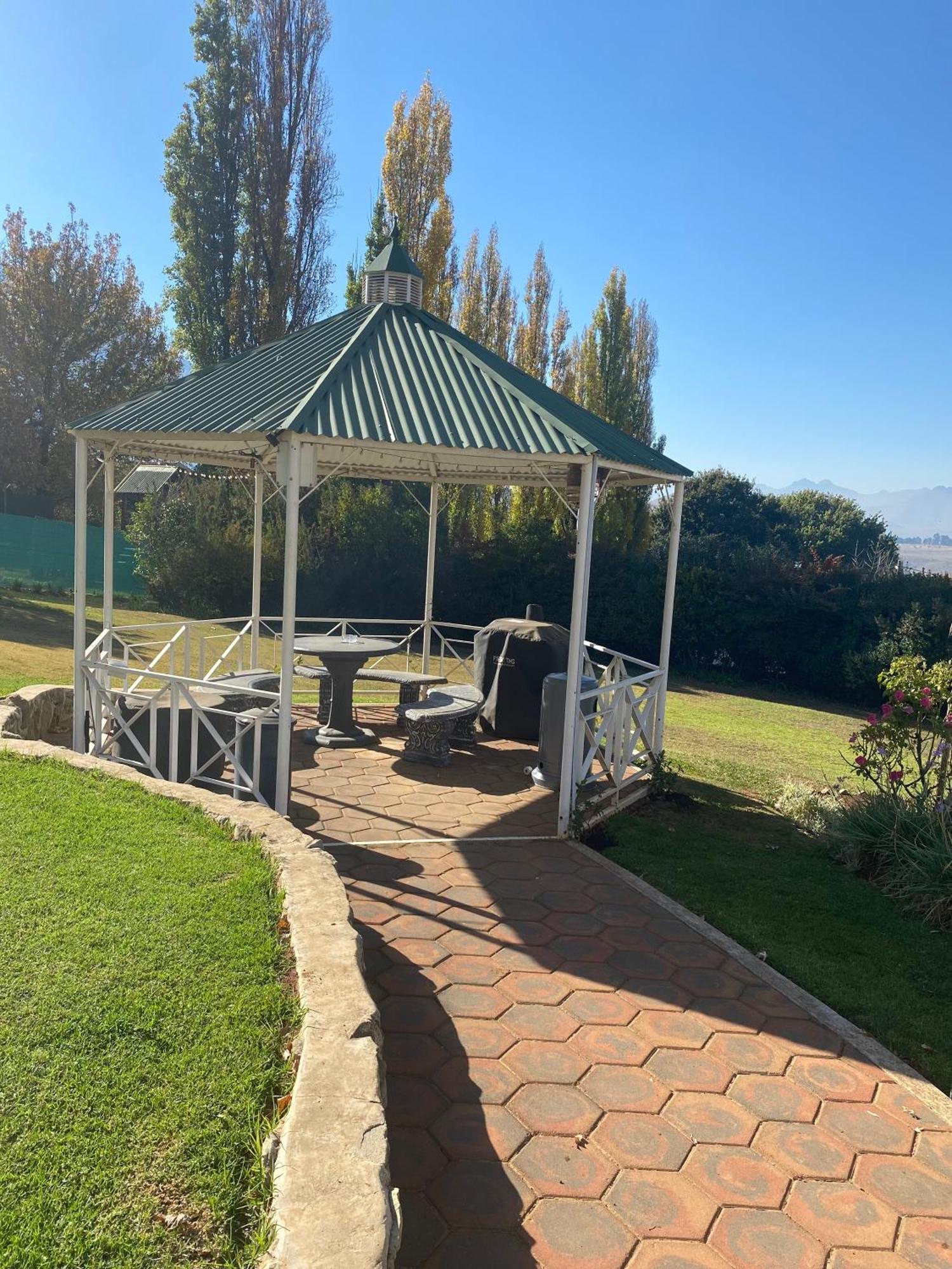 The Gables-Clarens Villa ภายนอก รูปภาพ